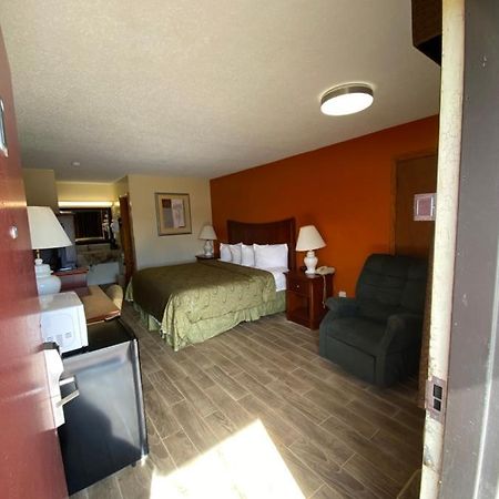 Budget Host Inn - Baxley Экстерьер фото